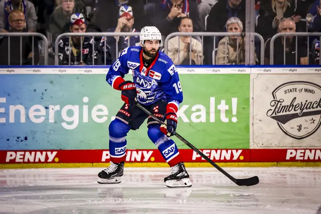 Adler-Stürmer Luke Esposito kehrte gegen Schwenningen aufs Eis zurück. | Foto: Adler/PIX-Sportfotos