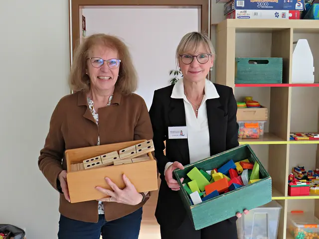 Pfarreiratsvorsitzende Roswitha Buschulte und Kita-Leiterin Christiane Roth | Foto: Brigitte Melder