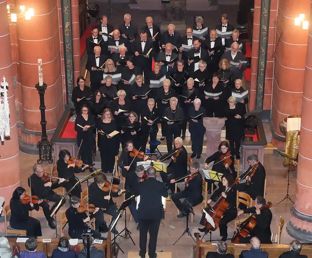 Der Chor der Wendelinus-Basilika gemeinsam mit dem Kammerorchester Resonanz | Foto: Pfarrei/Bonenberger