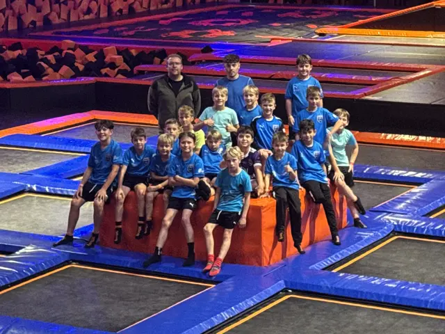 In der Sprungbude. | Foto: Anpfiff ins Leben