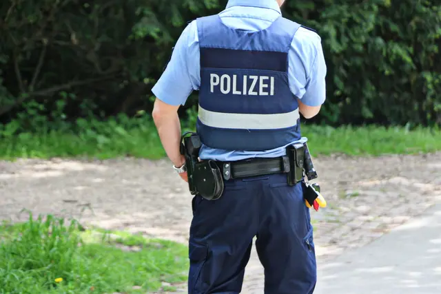 Polizei - Symbolfoto | Foto: Wochenblatt-Archiv