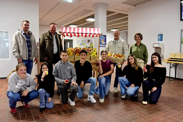 Apfelaktion am Alfred-Delp-Schulzentrum in Ubstadt | Foto: Annette Weber