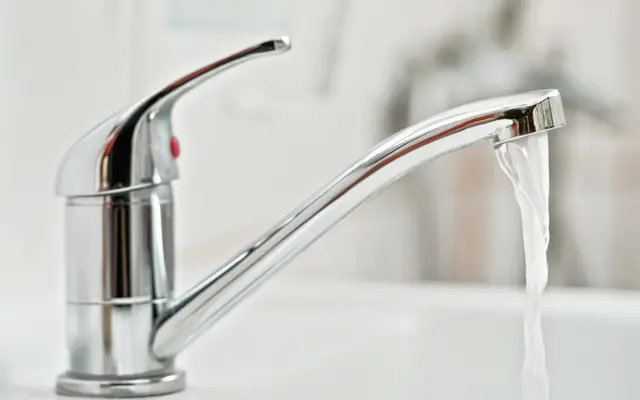 Wasserhahn/Leitungswasser Symbolbild | Foto: Lubo Ivanko/stock.adobe.com