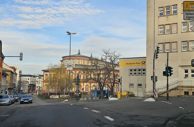 Noch unverbessert: Die B39 (Landauer Straße) rund um den Saalbau vor den Sanierungsmaßnahmen. | Foto: Eva Bender