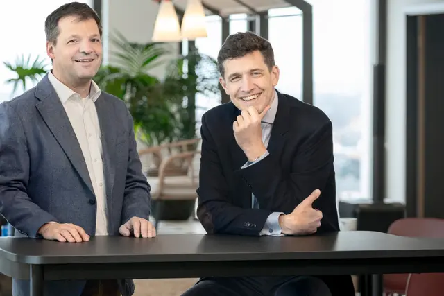 Das Gründungsduo Markus Hummelsberger (links) und Gregory von Abendroth.  | Foto: 1000 Satellites GmbH