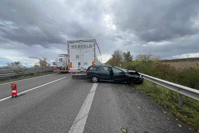 Unfall auf der A65 | Foto: Polizei Landau/frei