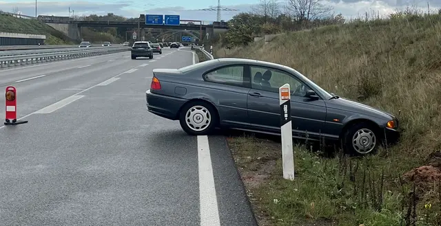 Unfall auf der B10 | Foto: Polizei Landau