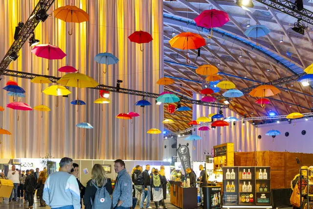 Hier kann man shoppen, anfassen und probieren | Foto: Jürgen Rösner