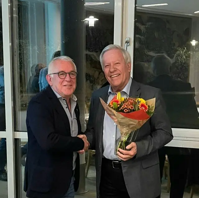 Lions-Präsident Wolfgang Kuhn (links) ehrte Harald Ahr und zeichnete ihn mit dem „President´s Appreciation Award“ aus | Foto: Lions Club Germersheim/gratis