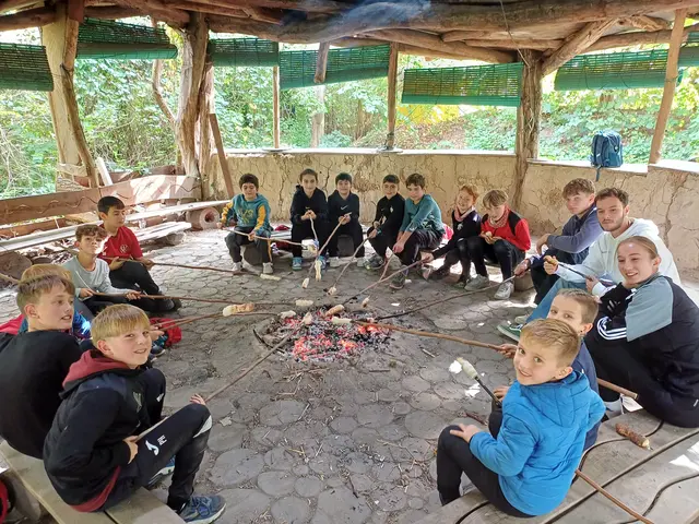Stockbrot für die fleißigen Teilnehmer | Foto: Anpfiff ins Leben