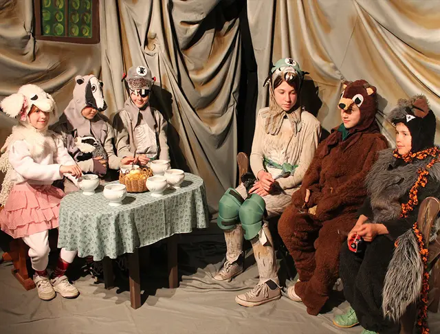 Am 29. November 2025 präsentiert das Theater Die Käuze aus der Waldstadt die zauberhafte Geschichte von Leo und seinem Kater Max. | Foto: Die Kaeuze