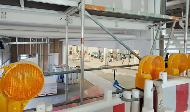 Blick in das Untergeschoss: Hier ziehen Lager, Metallwerkstatt und Aufbereitung ein | Foto: Monika Klein