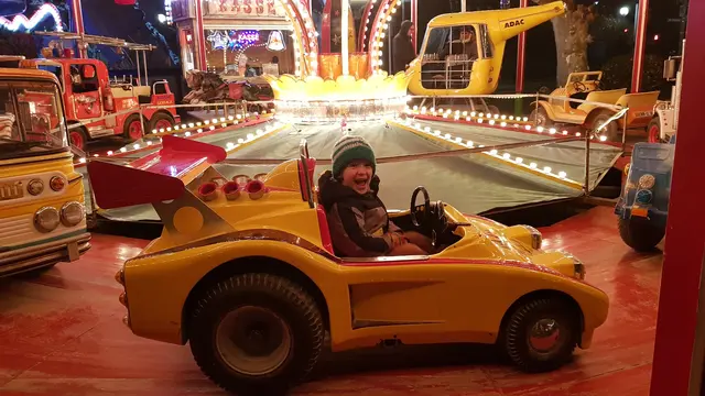 Der Weihnachtsmarkt in Deidesheim bietet zahlreiche Attraktionen für Klein und Groß | Foto: Eva Bender