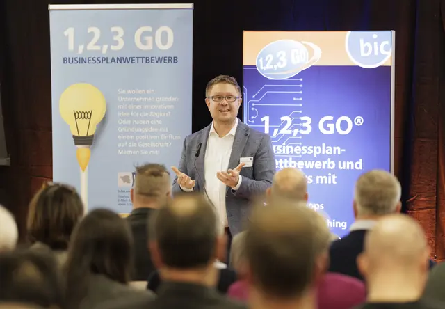 Bic-Geschäftsführer Prof. Dr. Dennis Steininger sprach in seiner Rede von dem 1,2,3 GO®-Wettbewerb als einem "Leuchtturm" | Foto: view/Reiner Voß/gratis