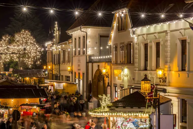 Weihnachtsmarkt Deidesheim: Auch 2025 lockt der Deidesheimer Advent an allen vier Adventswochenenden mit seiner besonders romantischen Stimmung | Foto: Tourist Service GmbH Deidesheim