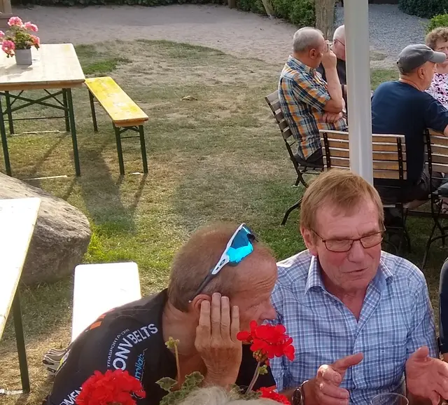 Günter im Gespräch beim 1. Treffen der Radsportszene in Birkweiler | Foto: Roger Klenk