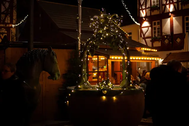 Rossmarkt während des Weihnachtsmarkts Alzey | Foto: Stadt Alzey
