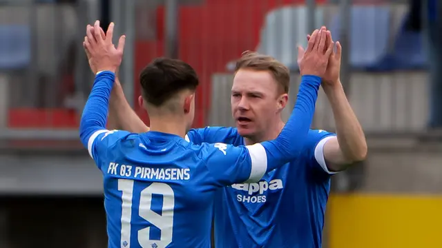 Nico Wiltz (links) und Dennis Krob trafen beide beim 5:2-Auswärtserfolg des FK Pirmasens in Ludwigshafen - Krob sogar doppelt. | Foto: Erik Stegner