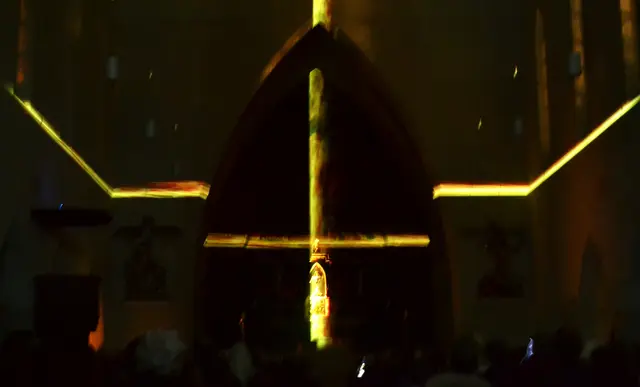 Lichtkunst: Die Lichtoper „NachtPfade – ZwischenWelten“ in der Katholischen Kirche Maria Schutz in Kaiserslautern | Foto: Frank Schäfer