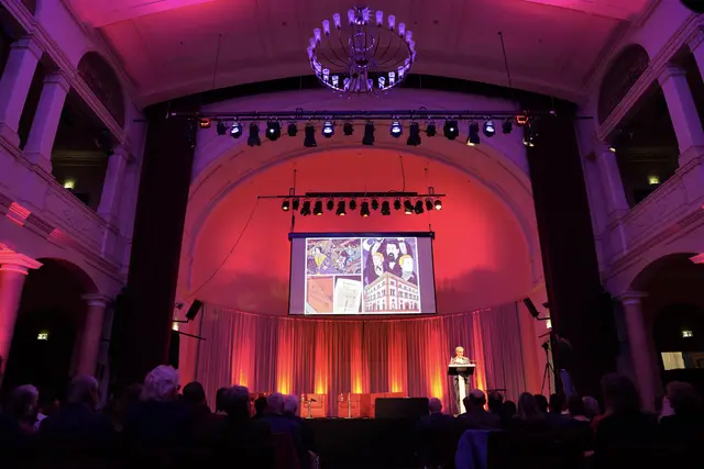 Der Festabend: Die Fruchthalle Kaiserslautern ist vom Landtag Rheinland-Pfalz als „Ort der rheinland-pfälzischen Demokratiegeschichte“ ausgezeichnet worden
 | Foto: Landtag Rheinland-Pfalz/gratis