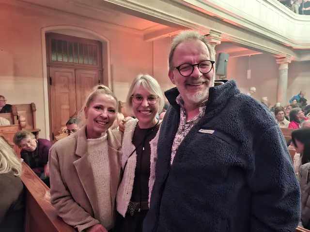 Claudia Mempel und das Ehepaar von Tiedemann  | Foto: Brigitte Melder