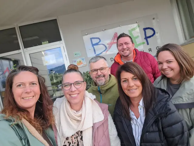 Sechs pädagogische Fachkräfte besuchten eine Woche lang Kindergärten und eine Fachschule in der Steiermark, darunter Patricia Reck (ganz links) und Julia Baltes (Zweite von links).  | Foto: Prot. Kita-Verbund LU 
