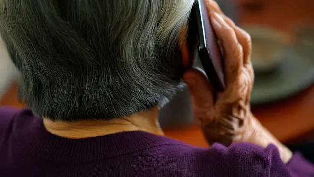 Telefonbetrüger haben es oft auf ältere Mitbürger abgesehen | Foto: Heike Schwitalla