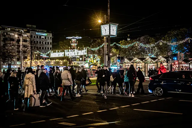 Weihnachtsmarkt Mannheim 2025: Der traditionelle Weihnachtsmarkt am Wasserturm lockt in jedem Jahr unzählige Besucherinnen und Besucher an - aus Mannheim, der Region und auch von weiter her. | Foto: Christian Gaier