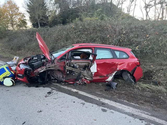 Drei Schwerverletzte nach Unfall an Anschlussstelle Forst/Mirrhe | Foto: Polizei Haßloch