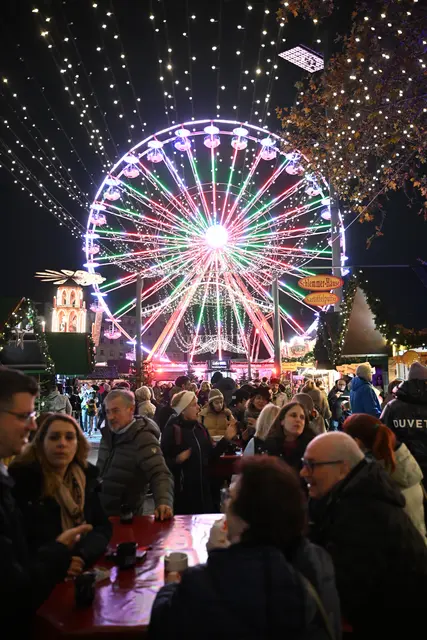 Lichterzauber auf dem Weihnachtsmarkt Ludwigshafen | Foto: Ben Pakal / Lukom