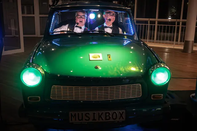 jede Menge Livemusik bei der 23. Kumuna - hier mit dem Duo "Lebende Musikbox"  | Foto: Paul Needham