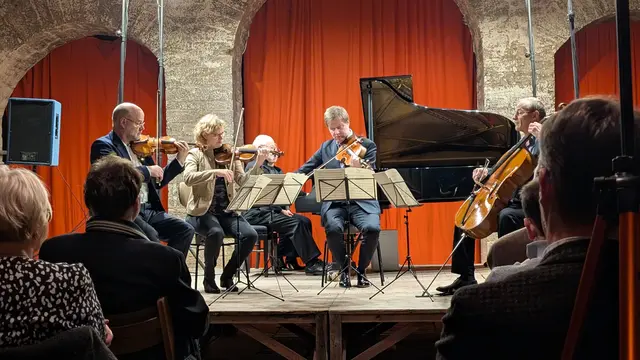 Mandelring Quartett mit Jörg Sebastian Schmidt | Foto: Leni Bohrmann
