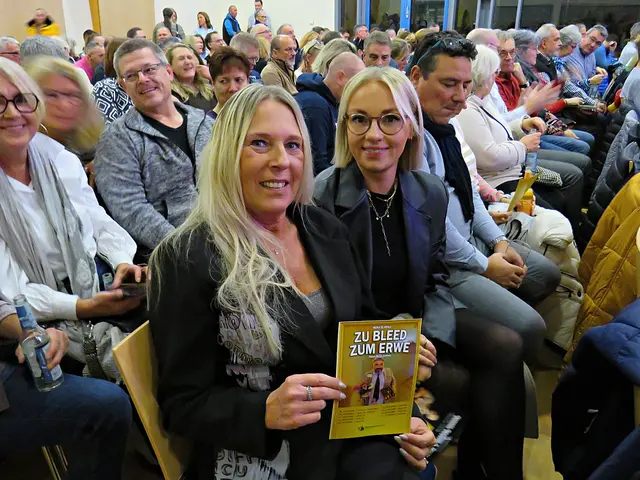 Claudia Bollenbach und Kollegin vom Boulevardtheater | Foto: Brigitte Melder