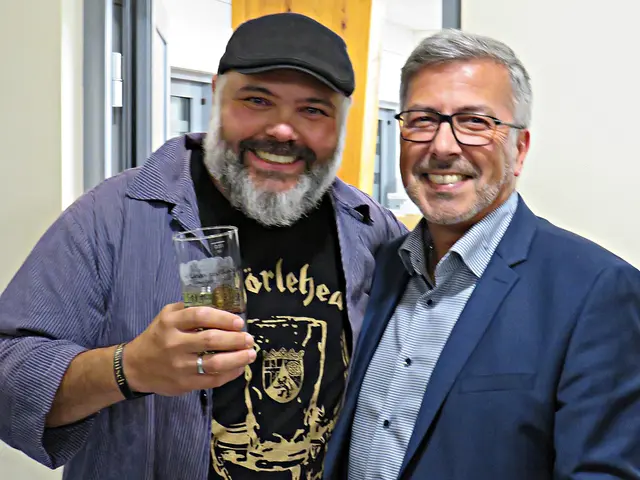 Monji el Beji und Bürgermeister Andreas Weber | Foto: Brigitte Melder