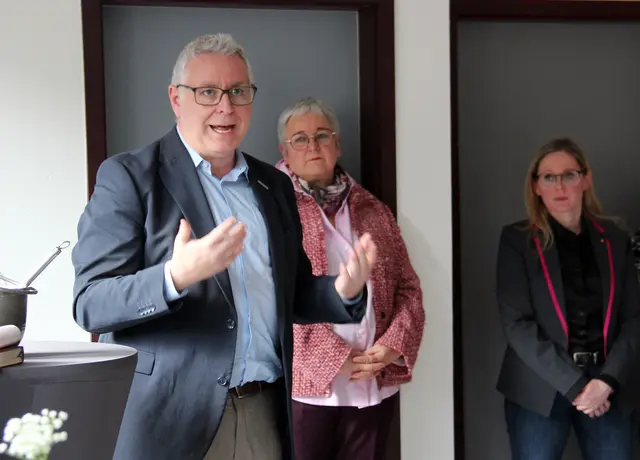 Grußwort durch Bürgermeister Thorsten Riehle | Foto: Julia Koch