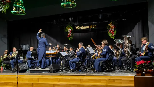 Mitglieder der renommierten USAFE-Band bereiteten in den vergangenen Jahren das Deutsch-Amerikanische Weihnachtskonzert in Ramstein-Miesenbach vor. Wegen des anhaltenden US-Shutdowns dürfen die Musiker derzeit jedoch keine Auftritte absolvieren. | Foto: Stefanie Walter