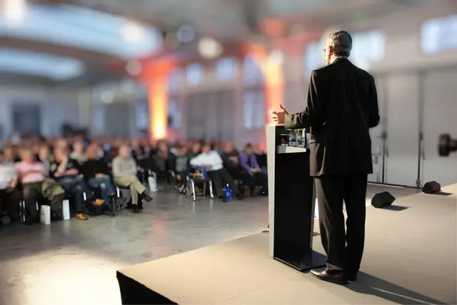 Podiumsdiskussion Symbolbild | Foto: Thaut Images/stock.adobe.com