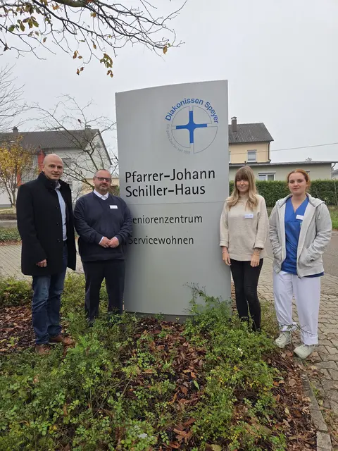 Landtagsabgeordneter Florian Bellaire beim Besuch im Pfarrer-Johann-Schiller-Haus in Wörth | Foto: Florian Bellaire