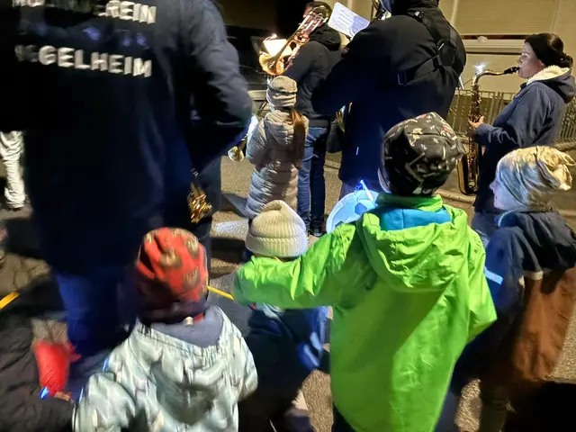 Kinder mit ihren Laternen  | Foto: Nicole Peschke 