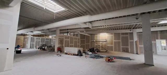 Im Obergeschoss wurden Zwischenwände gebaut | Foto: Monika Klein