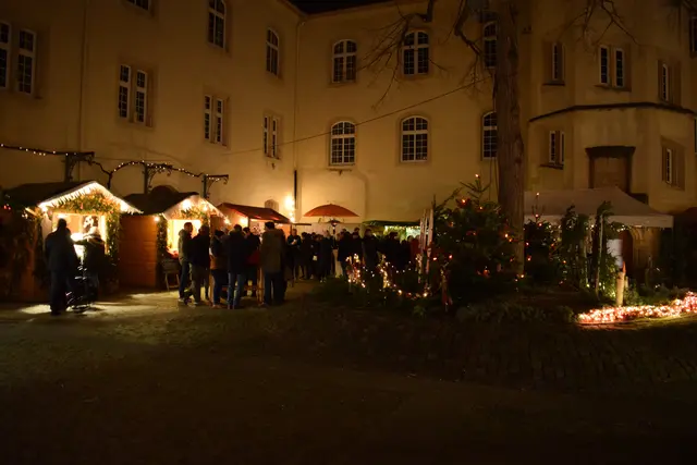 Weihnachtsmarkt Bad Bergzabern: geselliges Beisammensein in romantischer Atmosphäre | Foto: Britta Bender