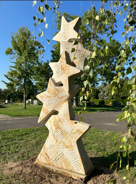 Sternenkinderstele auf dem Hauptfriedhof Neustadt | Foto: Stadt Neustadt