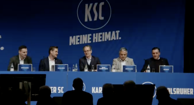 Das neue Präsidium mit den Geschäftsführern | Foto: Screenshot, KSC