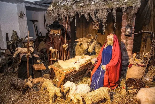 Für Groß und Klein ein Muss in der Weihnachtszeit: Festliche Krippen | Foto: Touristik - Stadtmarketing Bad Herrenalb/frei