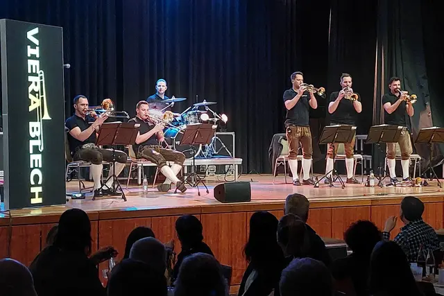 Die Jungs aus Tirol rockten die Blankenlocher Festhalle  | Foto: Sonja Beron 