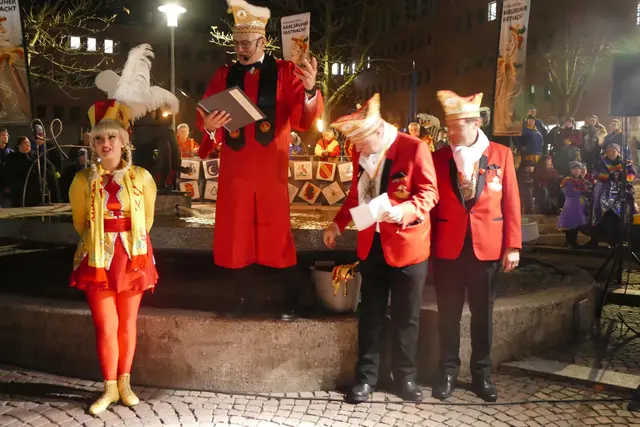Narrentaufe, von li.: Page der KG Badenia, FKF-Präsident Michael Maier, Markus Künstler, Alexander Loesch | Foto: Jutta Hauswirth