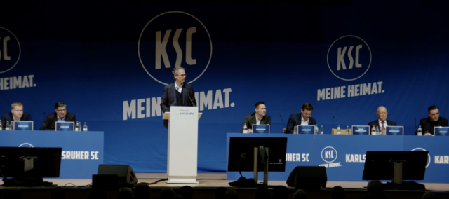 Blick auf das Podium | Foto: Screenshot, KSC