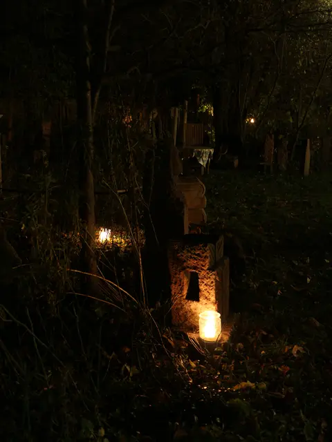 Skulptur im Lichterschein | Foto: Wolf Münninghoff