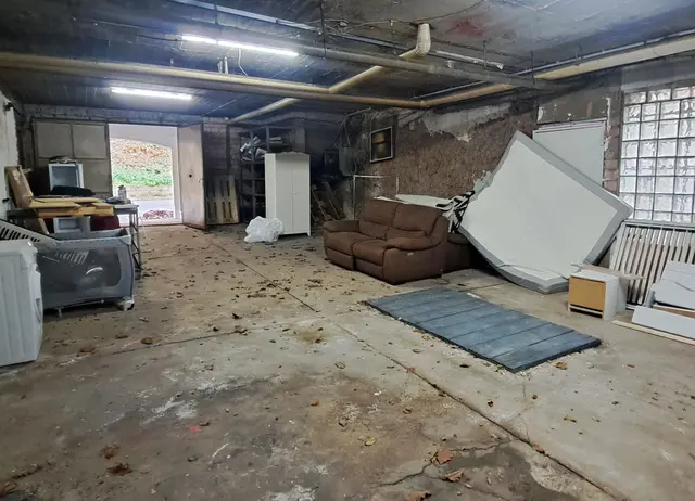 Im Keller im Erdgeschoss will sich Anthony Werkstatt und Büro einrichten | Foto: Monika Klein