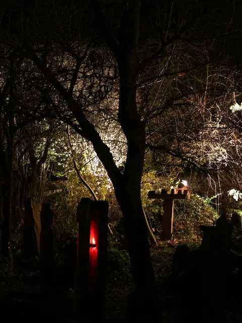 Skulptur im Lichterschein | Foto: Wolf Münninghoff